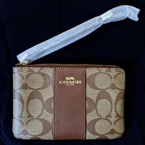 Corner Zip Wristlet In Signature Canvas *NEW*